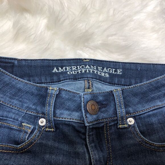 American Eagle Super Stretch Jean Shorts size 4 Raw Hem (1008) - Picture 3 of 10